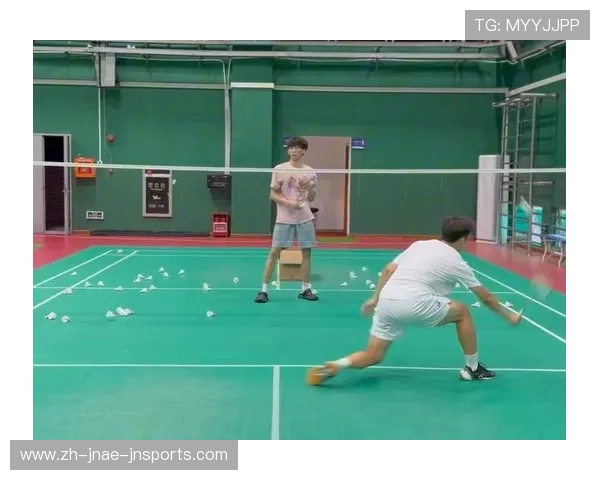 羽毛球如何接前场球